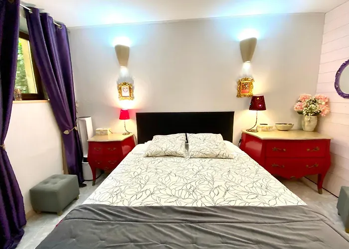 La Clef Des Songes - Chambres Climatisees - Sarlat Centre - Parking Gratuit - Piscine, Spa Et Massages A 400Metres