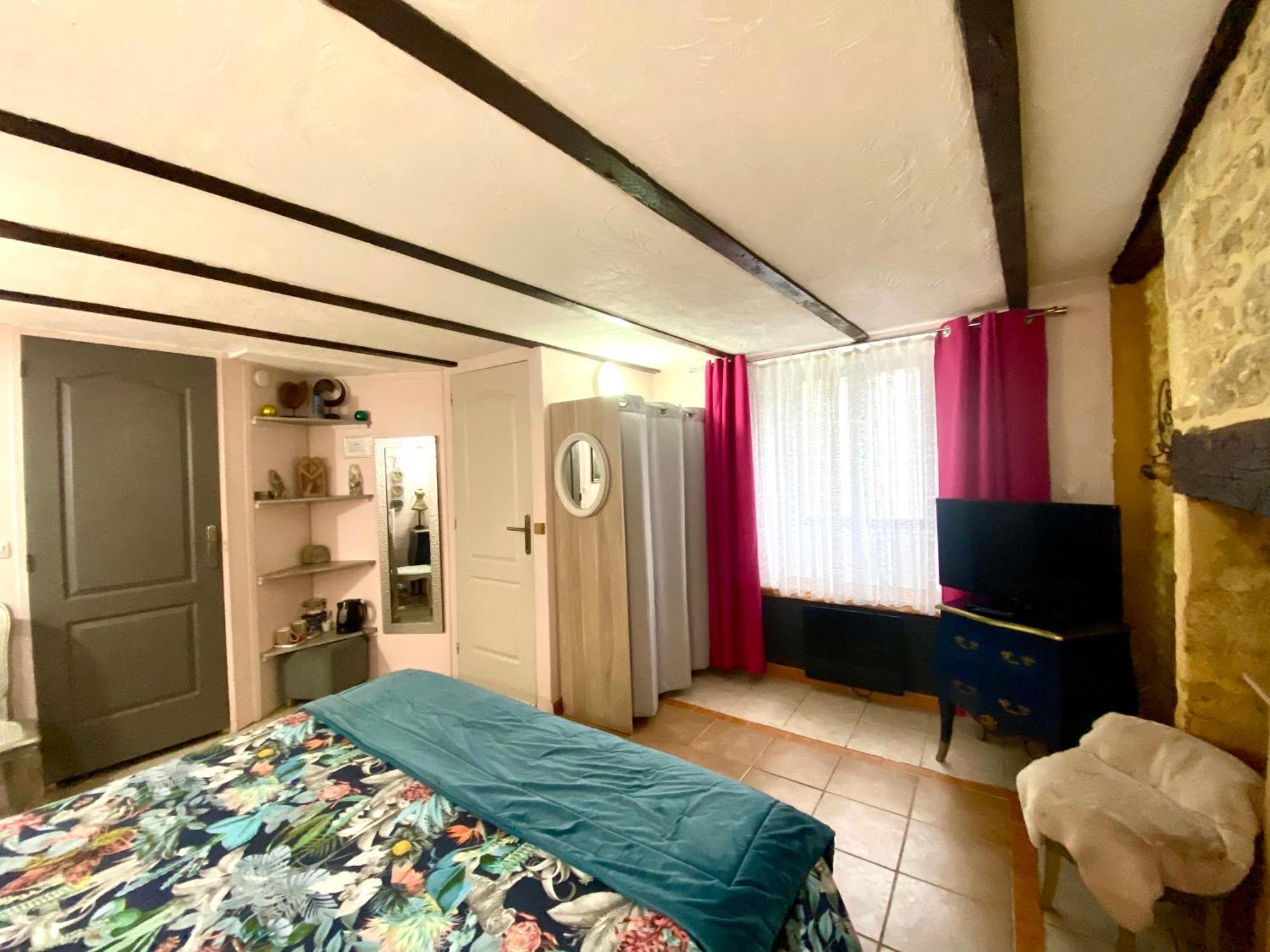 La Clef Des Songes - Climatisees - Centre - Parking Gratuit - Piscine, Et Massages A 400metres Bed & Breakfast