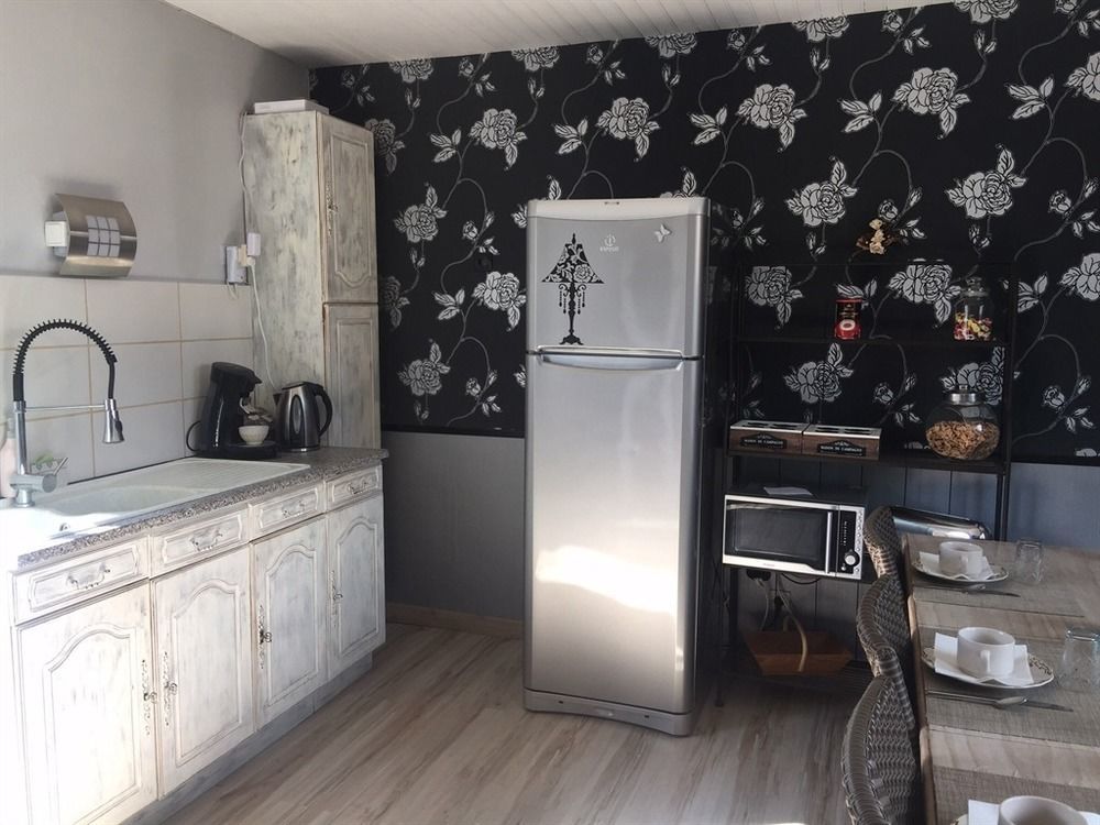 Bed & Breakfast La Clef Des Songes - Climatisees - Centre - Parking Gratuit - Piscine, Et Massages A 400metres 3*