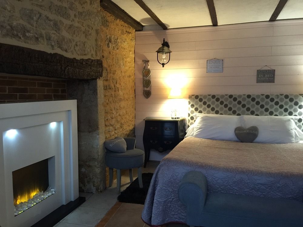 Bed & Breakfast La Clef Des Songes - Climatisees - Centre - Parking Gratuit - Piscine, Et Massages A 400metres 3*